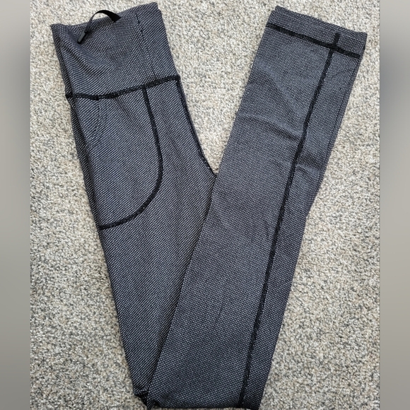 Lululemon skinny will pants - Picture 6 of 6